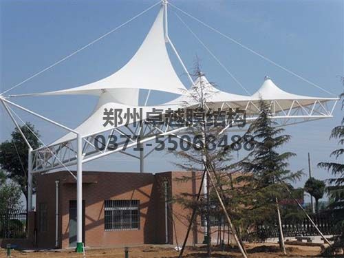 膜結(jié)構(gòu)材料主要有四種：膜材、鋼構(gòu)、索及附件