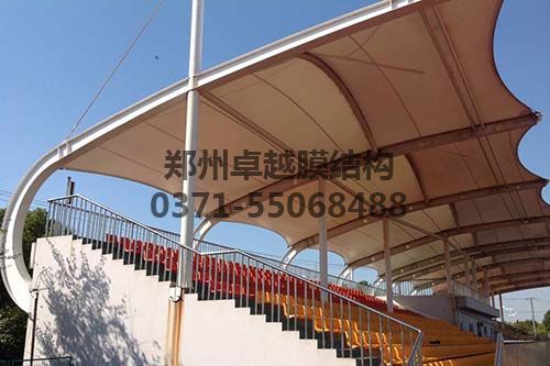 膜布、附件及鋼索安裝