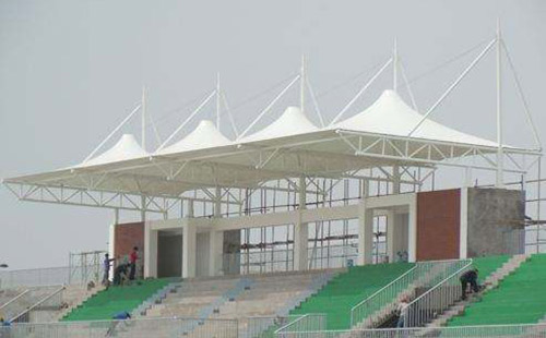 鄭州澍青醫(yī)學(xué)高等?？茖W(xué)校膜結(jié)構(gòu)看臺(tái)