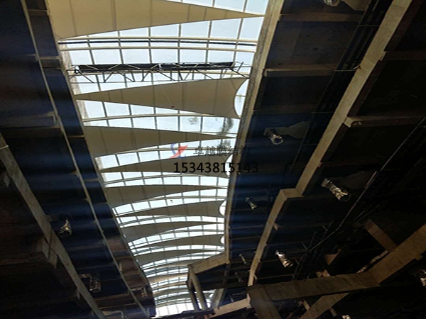 威?；@球場(chǎng)膜結(jié)構(gòu)罩棚【設(shè)計(jì)安裝】