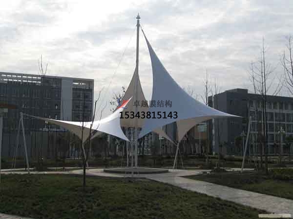 北京商業(yè)廣場<font color='red'>張拉膜結(jié)構(gòu)</font>景觀棚/雨棚設(shè)計搭建