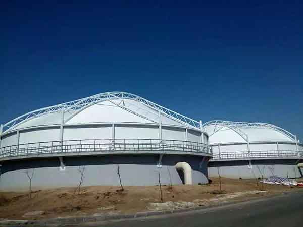 如何解決污水池臭氣熏天的問題？