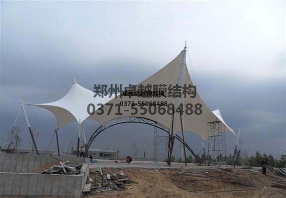 西安張拉膜遮陽(yáng)棚生產(chǎn)廠家設(shè)計(jì)施工【西安外國(guó)語(yǔ)大學(xué)張拉膜遮陽(yáng)棚】等項(xiàng)目